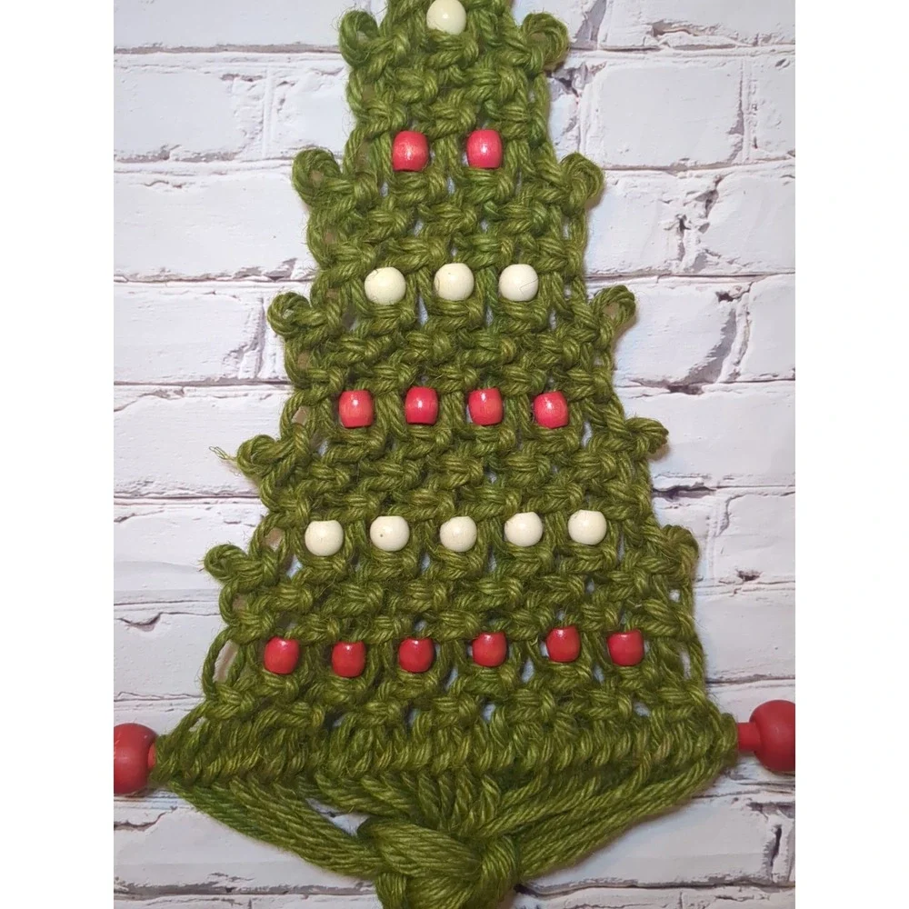 VTG 1970's Macrame 24x 13 Christmas Tree Wall Hanging Red & White Wood‎ Beads